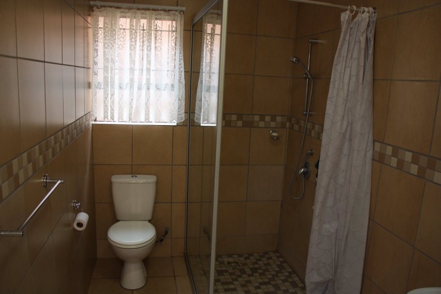 2 Bedroom Property for Sale in Langenhovenpark Free State